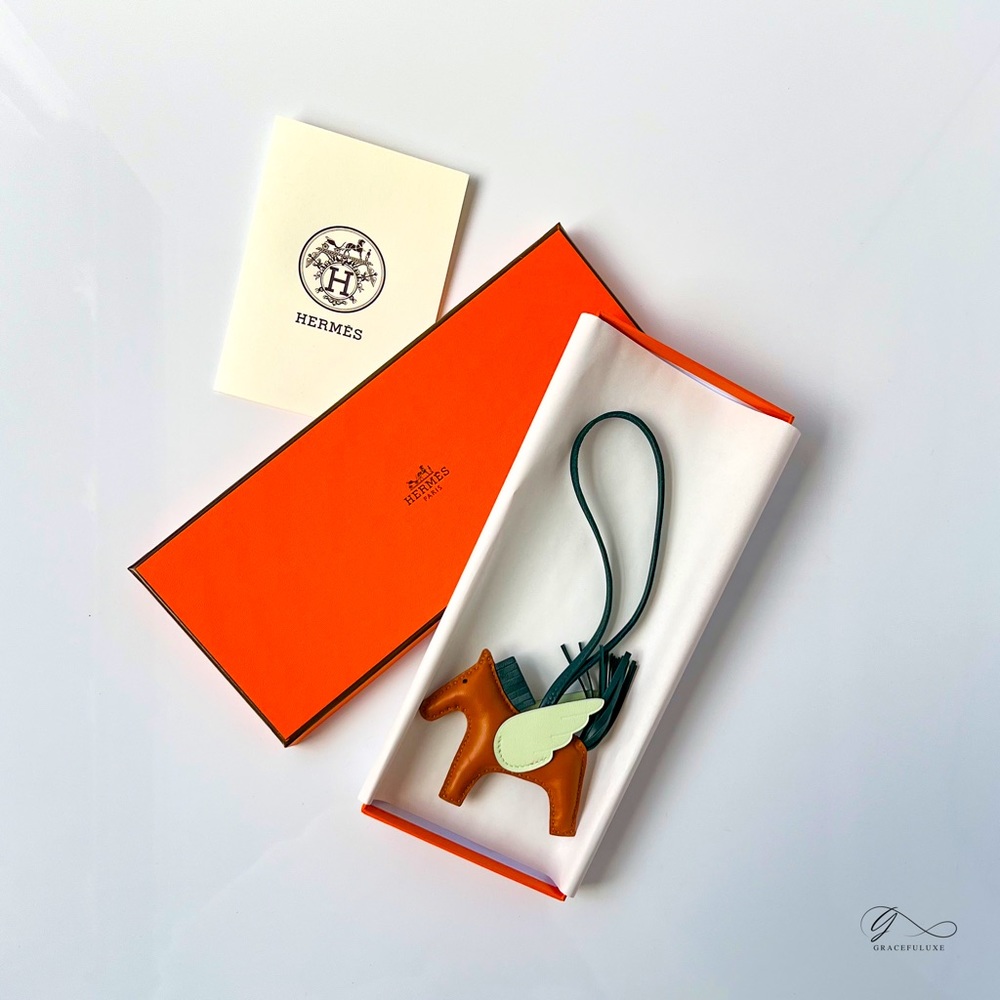 Brand new Hermes Pégase Charm PM Gold/Vert Cypress/Vert Fizz (Stamp U)